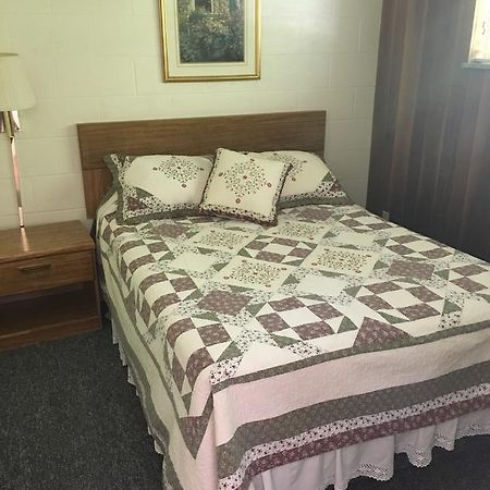 Muskegon Heights Bel Aire Motel מראה חיצוני תמונה